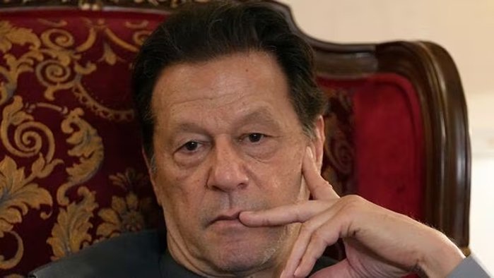 बड़ी खबरः पाकिस्तान के पूर्व पीएम इमरान खान को लगा बड़ा झटका! कोर्ट ने सुनाई 10 साल की सजा, जानें क्या है मामला