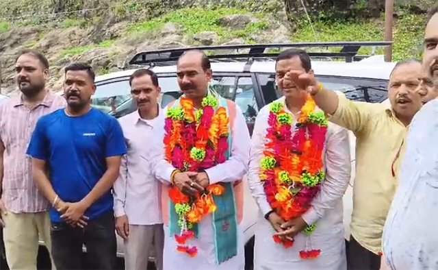 उत्तराखण्डः चमोली पहुंचे केन्द्रीय राज्यमंत्री टम्टा और सांसद बलूनी! भाजपाईयों ने किया जोरदार स्वागत, भाजपा प्रत्याशी के लिए मांगे वोट